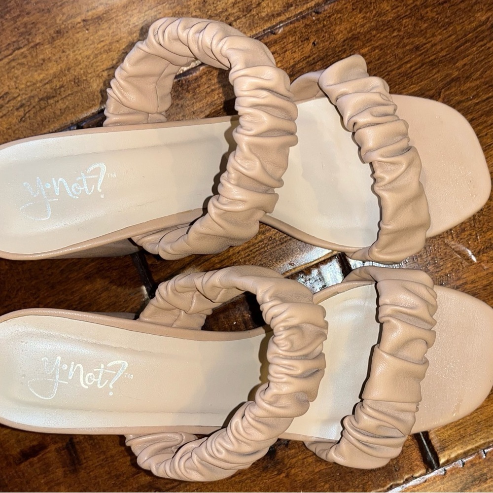 Y-not Scrunchy Beige Slip-on Heels-Womens Sz 8.5